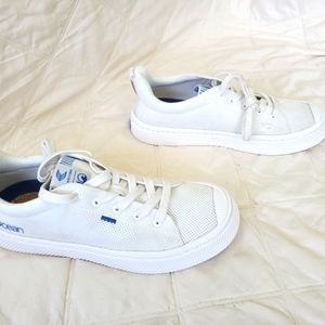 40cean cariuma lace up sneakers white